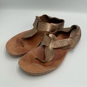 Pedro Garcia Jacqui Sandals Bronze Thong Size 38.5
Shoes Made In Spain Leather